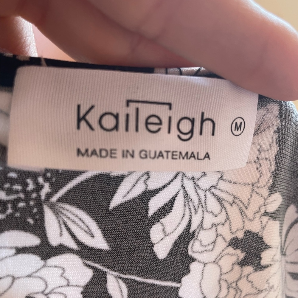 Kaileigh Black and White Floral Jumpsuit with Wide Legs - Picture 3 of 3
